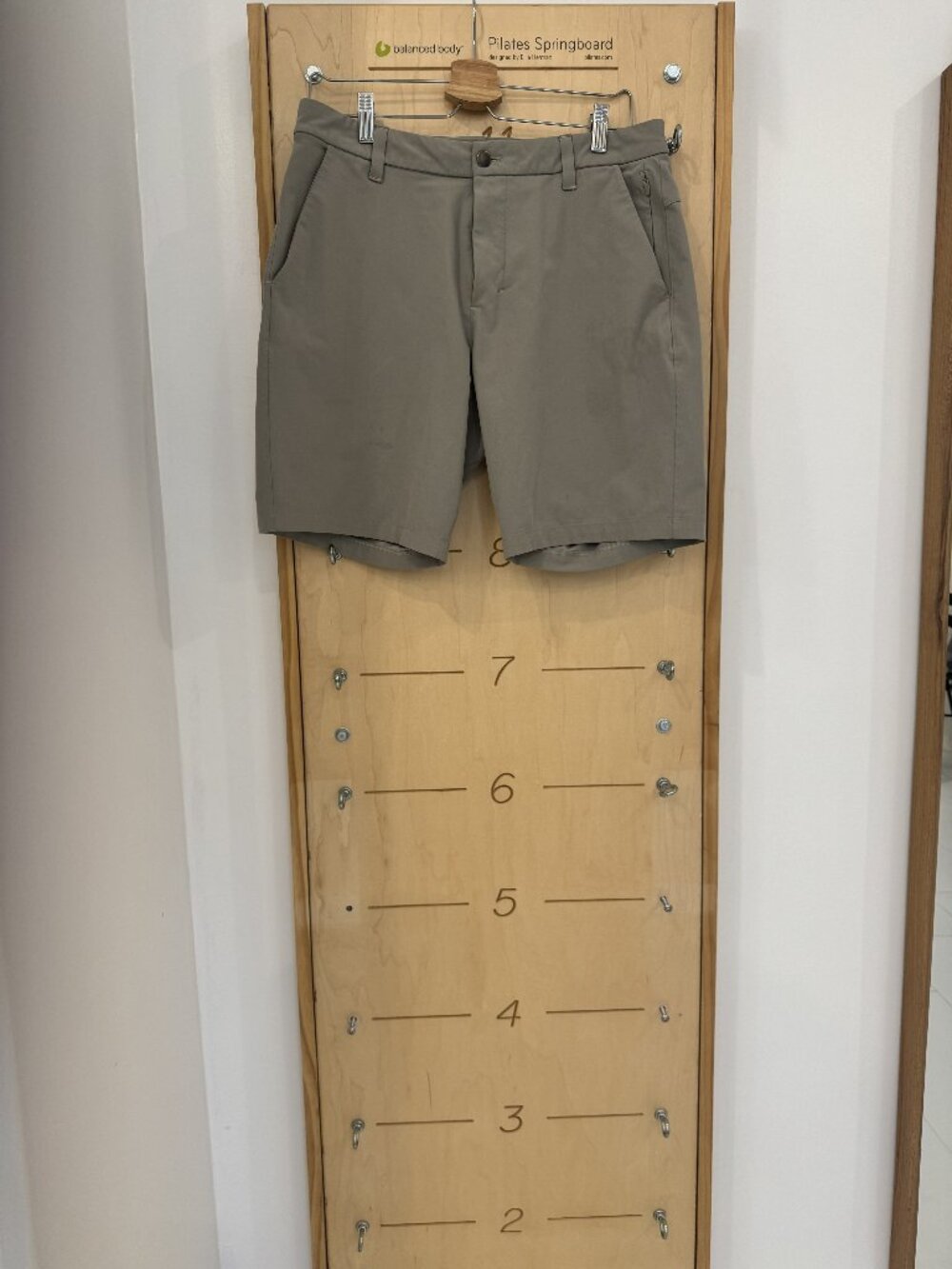 *Commission Classic-Fit Short 9" Warpstreme – Size 32 – Riverstone